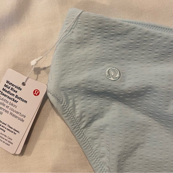 Lululemon Waterslide Mid Rise Medium Bottom *Seersucker - Picture 1 of 5